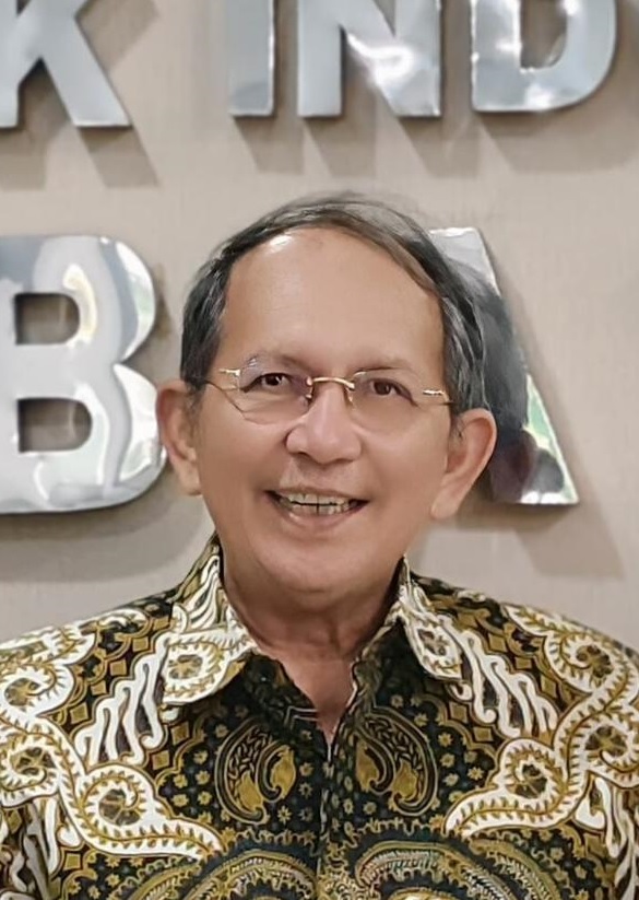 Dr.. Freddy Poernomo SH, MH (8/76)