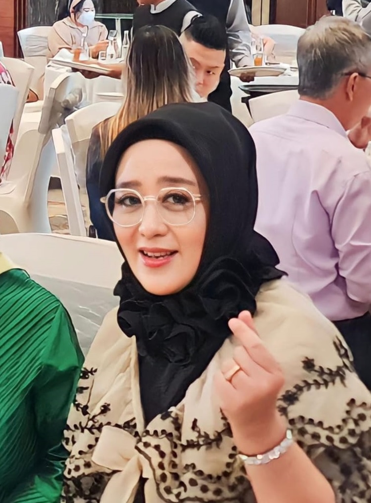 dr. Ida Widyastuti, SpDVE, FINSDV, MM, CIAP. (5/79)